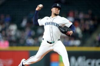 Luis Castillo is traded to the White Sox in a deal with the Mariners | De Último Minuto English