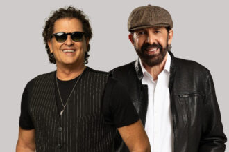 Carlos Vives premieres the music video for the song 'Buscando el mar' together with Juan Luis Guerra | De Último Minuto English