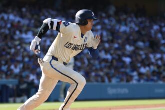 Ohtani hits two home runs and Muncy blasts the Dodgers' longest of 2026 to rout the Rockies | De Último Minuto English
