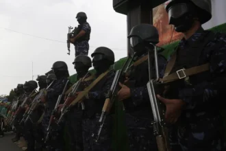 At least 14 dead in Houthi attacks from Yemen on the port of Mocha | De Último Minuto English