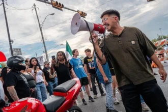 Venezuelan man shot by ICE says bullet remains lodged in his back