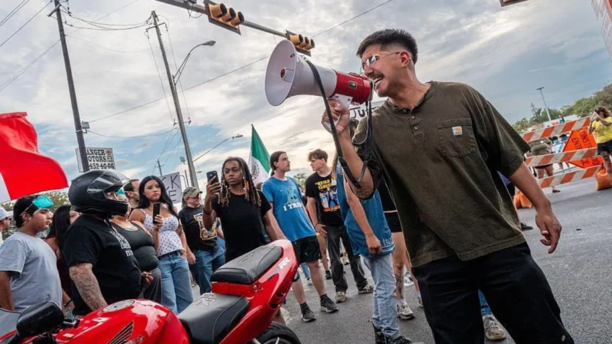 Venezuelan man shot by ICE says bullet remains lodged in his back