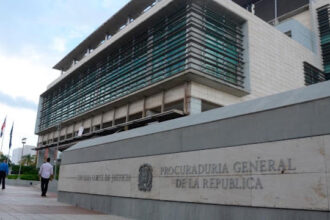 A Rolex, US$2,500 in cash, and a Mercedes-Benz GLC 300 4WD are some of the assets seized by the Public Prosecutor's Office in the Cobra 2.0 case. | De Último Minuto English