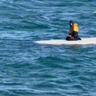 15-year-old rescued after spending nearly two days on overturned boat off Alaska | De Último Minuto English