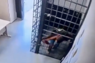 Brazilian detainee escapes cell by squeezing through iron bars