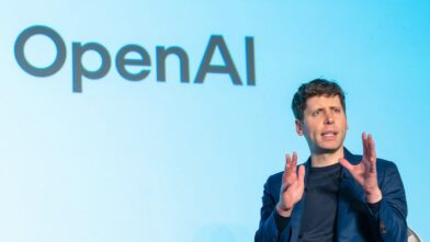 Sam Altman warns AI could escape human control and says OpenAI should stop training if safety cannot be assured | De Último Minuto English