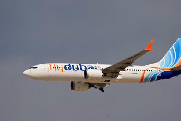 Flydubai pilot and co-pilot injured after plane diverted to Saudi Arabia | De Último Minuto English