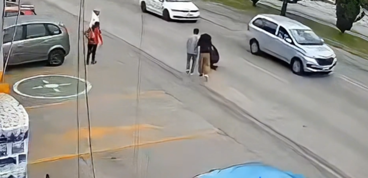 Store employee saves girl from being hit by car in Mexico