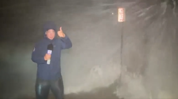 Powerful wave nearly knocks down FOX Weather reporter while covering Hurricane Lowell