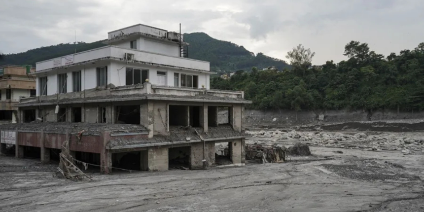 Nepal death toll from floods rises to 1,295 after rescuing two men alive | De Último Minuto English