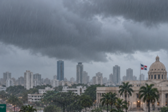 Tropical wave and trough will cause heavy rains in several provinces | De Último Minuto English