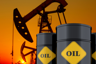 Texas oil falls to 99.74 dollars after Saudi Arabia increases crude supply | De Último Minuto English