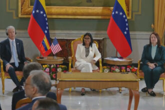 U.S. and Venezuela officially sign historic oil agreement covering 65 billion barrels | De Último Minuto English