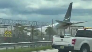 Amazon cargo plane crashes after overshooting runway at Miami airport | De Último Minuto English