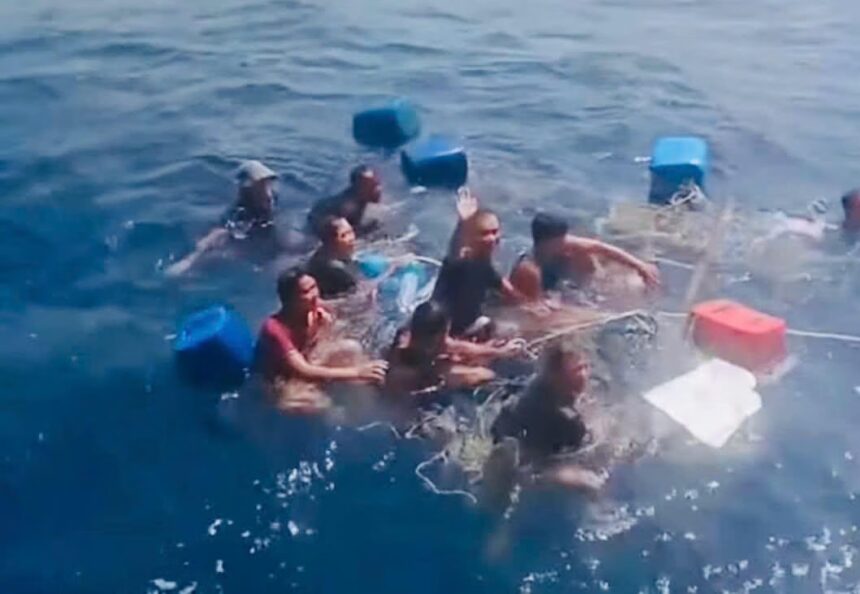 32 fishermen rescued after being found adrift at sea in Vietnam | De Último Minuto English