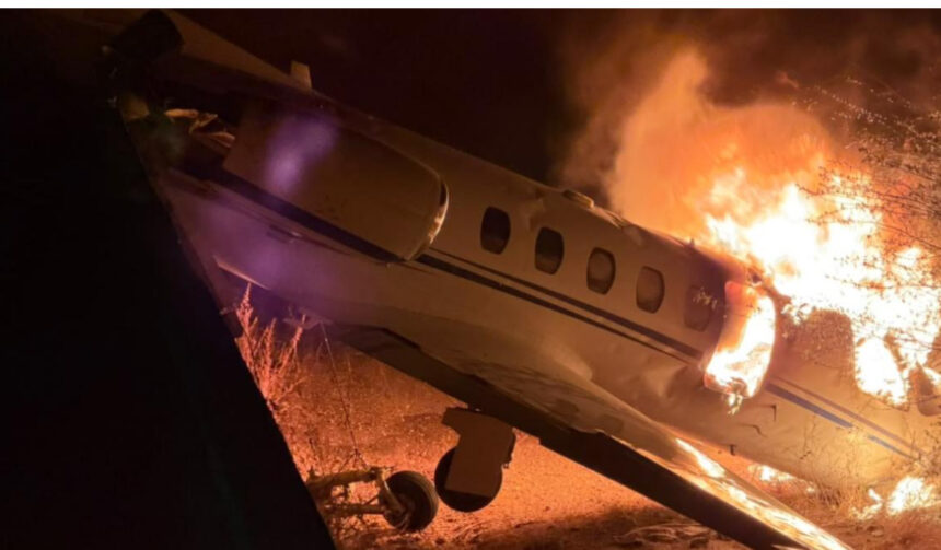 Singer Rey Vaqueiro's Plane Bursts Into Flames After Runway Crash in Brazil | De Último Minuto English