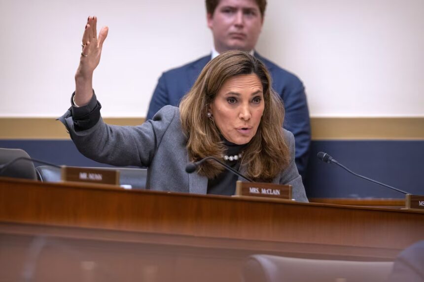 Florida Republican Maria Elvira Salazar warns Trump his immigration enforcement has gone too far | De Último Minuto English