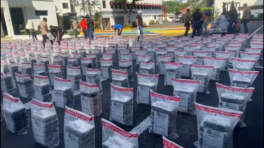 Trump includes Dominican Republic among 23 countries identified as major drug transit or production territories | De Último Minuto English