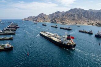 Iran says Strait of Hormuz will remain closed until U.S. meets its demands | De Último Minuto English