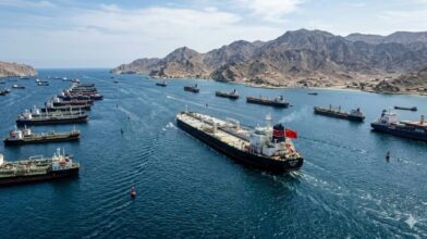 Iran says Strait of Hormuz will remain closed until U.S. meets its demands | De Último Minuto English