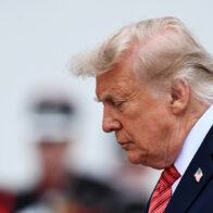 Iranian official urges Gulf states not to trust U.S., predicts decline of American power | De Último Minuto English