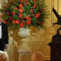 Trump gifts Xi Jinping a bald eagle statue during state visit | De Último Minuto English