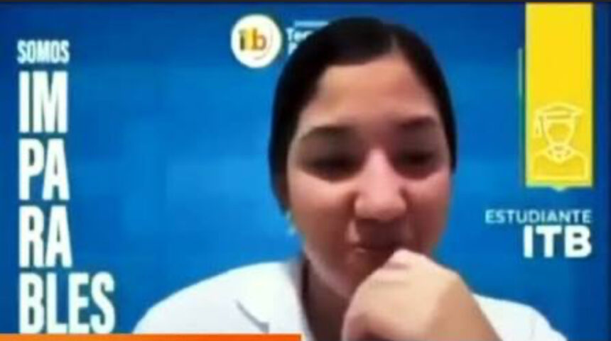 Student insults professor without realizing her microphone was on | De Último Minuto English
