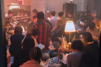 Reading raves turn nightclubs into spaces for books, music and socializing | De Último Minuto English