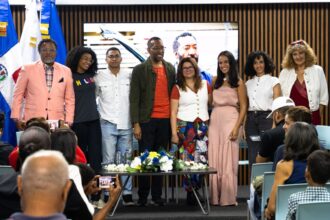 “La Familia Espejo” addresses everyday issues of Dominicans, highlights producer | De Último Minuto English
