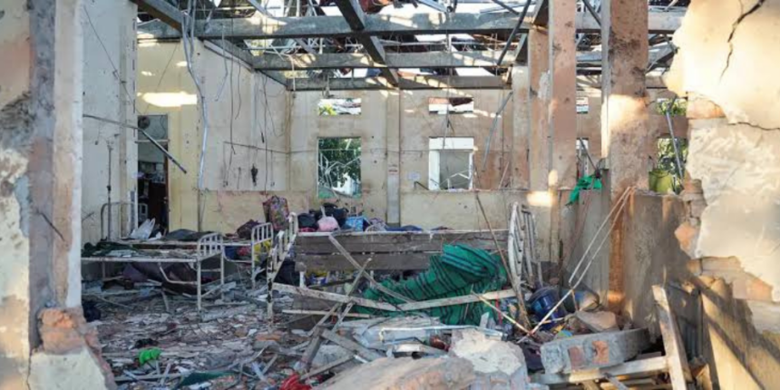 Bombing in Burma leaves at least 33 civilians dead and 36 injured, according to guerrilla group | De Último Minuto English