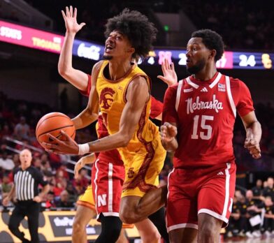 Basketball player Chad Baker-Mazara sues coach for alleged racist attack | De Último Minuto English