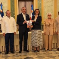 Abinader leads act on public integrity and receives OECD study | De Último Minuto English