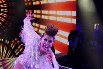 “I can’t get up”: Alejandra Guzmán suffers accident on stage and suspends concert in Veracruz | De Último Minuto English
