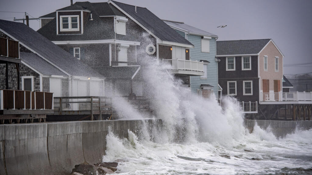 Powerful storm hits northeastern U.S., leaving one dead, power outages and flooding