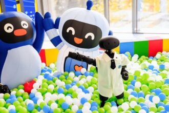 China opens a “kindergarten” where robots learn through experience