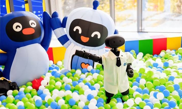 China opens a “kindergarten” where robots learn through experience