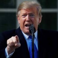 Trump gave $135,000 in cash to three of his White House aides | De Último Minuto English