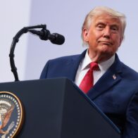 Trump says he is not trying to "force" Iran to negotiate and urges the Iranian people to rise up | De Último Minuto English