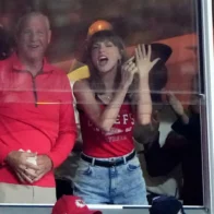 Taylor Swift celebrates husband Travis Kelce’s touchdown for Chiefs with wedding ring point