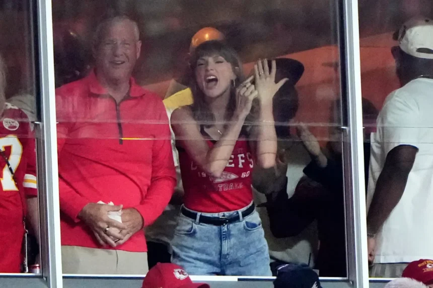 Taylor Swift celebrates husband Travis Kelce’s touchdown for Chiefs with wedding ring point