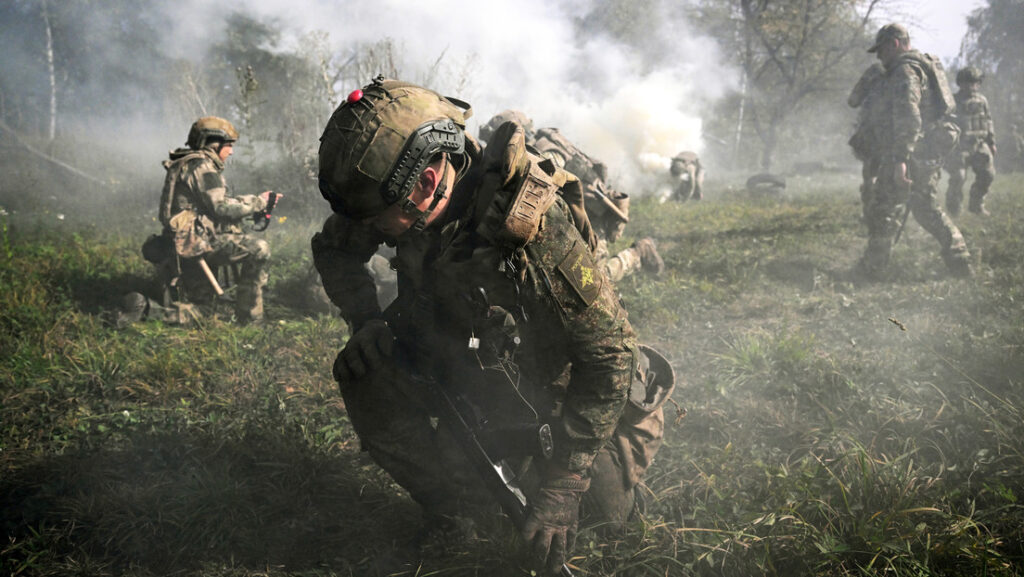 Russian soldier completes combat mission after being shot in the neck | 1 | Russian soldier completes combat mission after being shot in the neck