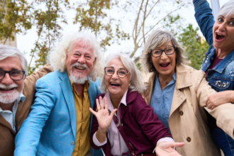 Global life expectancy exceeds 73 years again after COVID-19 | De Último Minuto English