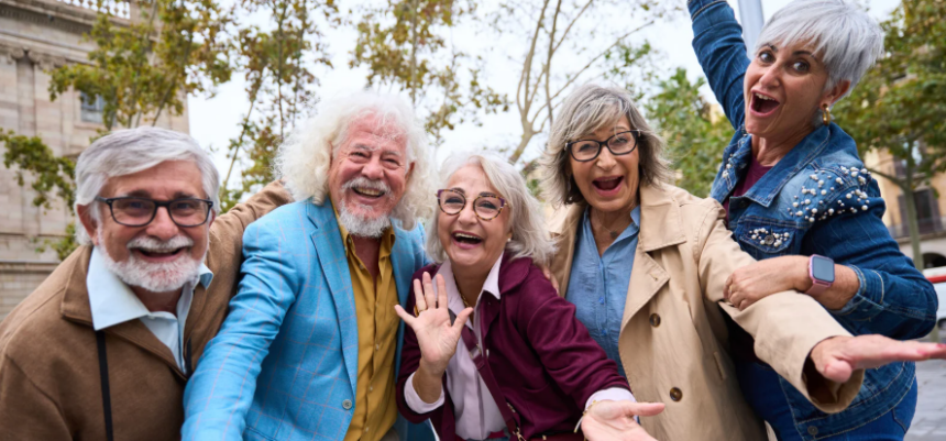 Global life expectancy exceeds 73 years again after COVID-19 | De Último Minuto English