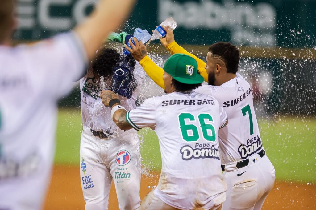 Stars visit the Eagles to complete game postponed due to rain | De Último Minuto English