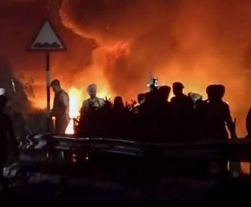 Violent protests erupt at Indian university over alleged rape and suicide | De Último Minuto English