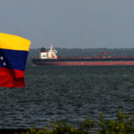 Trump says U.S. will fill strategic oil reserves with Venezuelan crude | De Último Minuto English