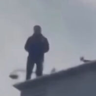 Man allegedly kills girlfriend in Queens apartment before jumping from roof | De Último Minuto English