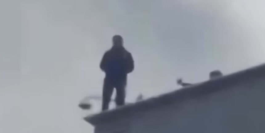 Man allegedly kills girlfriend in Queens apartment before jumping from roof | De Último Minuto English