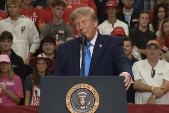 Trump says he takes aspirin daily because he “needs it psychologically” | De Último Minuto English