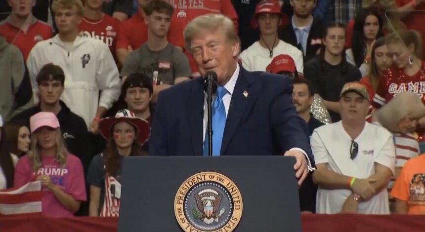 Trump says he takes aspirin daily because he “needs it psychologically” | De Último Minuto English